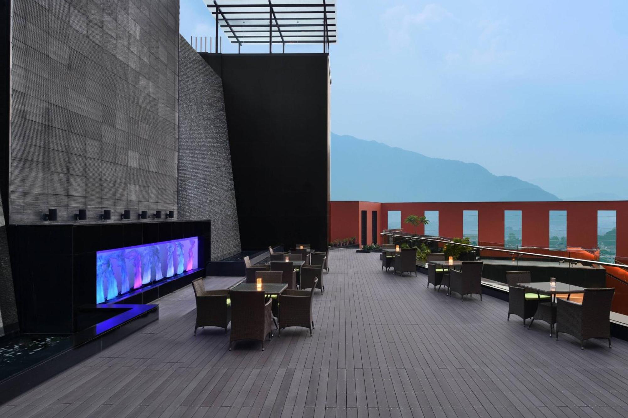 Kathmandu Marriott Hotel Exterior foto